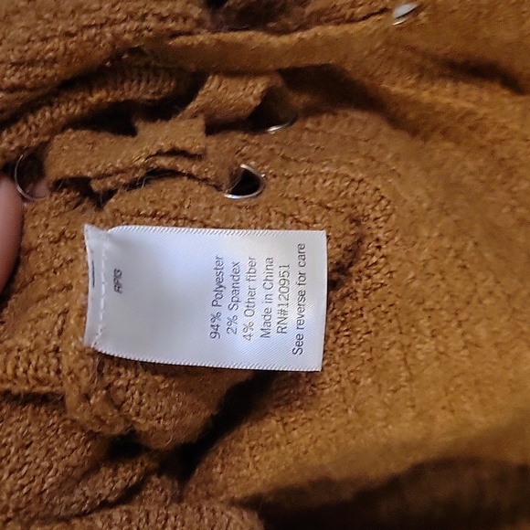 2/$15 Cropped Sweater - Picture 4 of 4